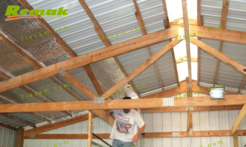 Cách nhiệt chống nóng cho mái tôn bằng túi khí Cách nhiệt chống nóng cho mái tôn bằng túi khí